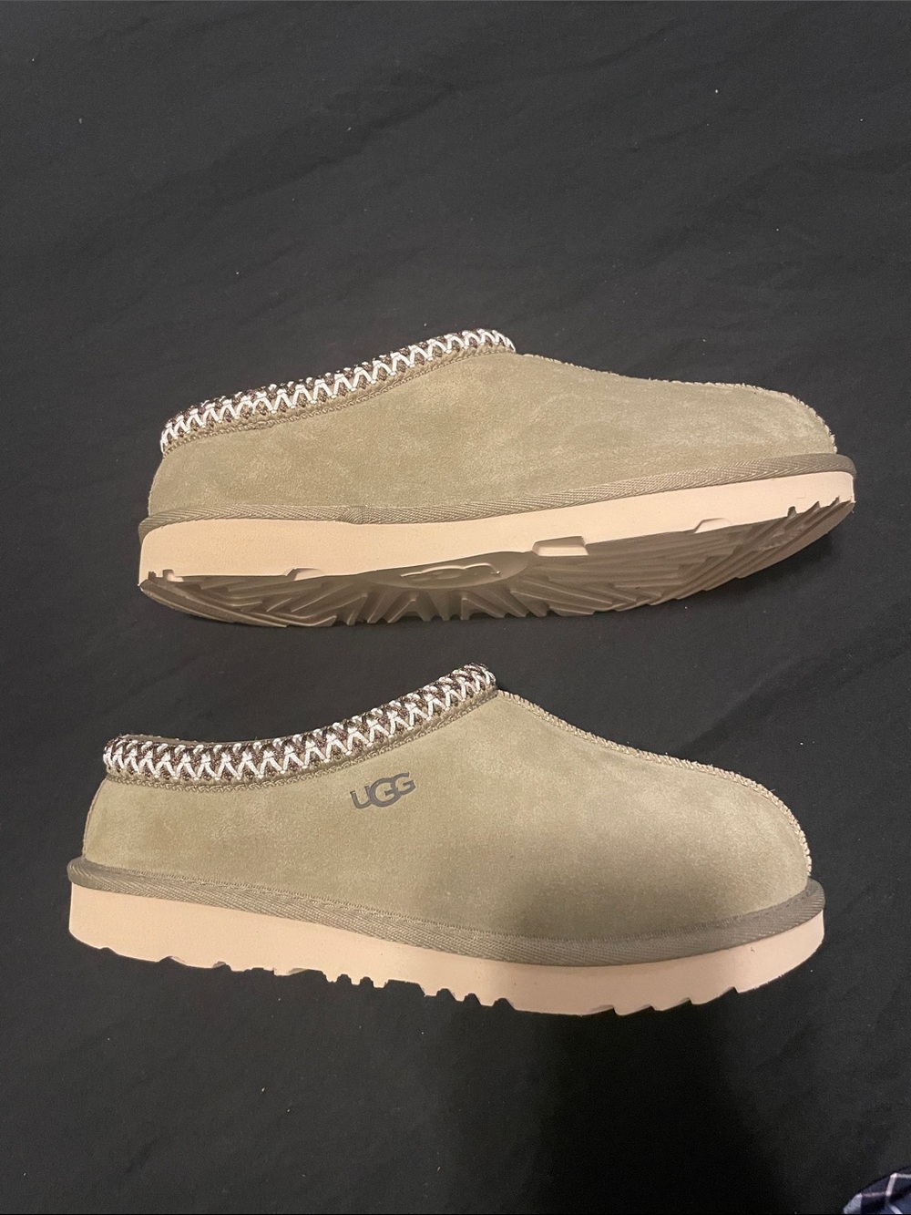 Olive/grey Tasman Uggs